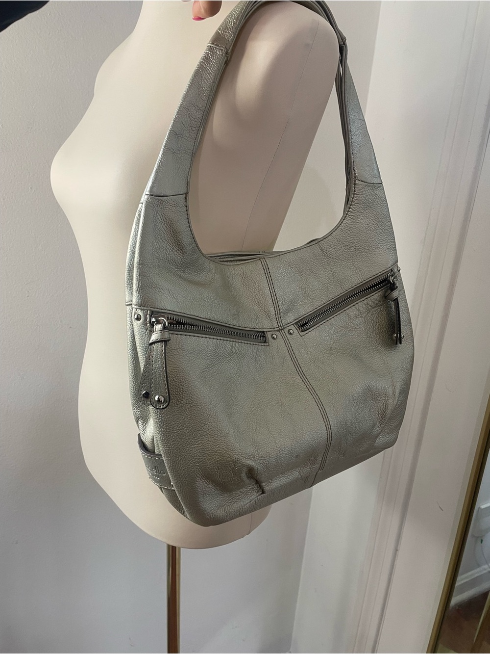 Y2K Tignanello Pebbled Leather Shoulder Bag in Metallic Silver